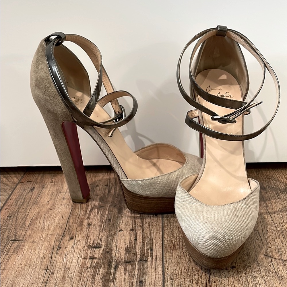 Christian Louboutin La Favorita 140 Pumps
